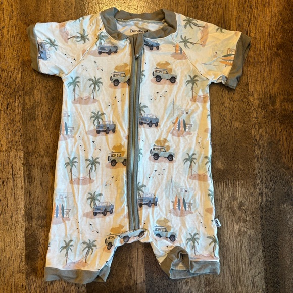 Bundle of Joy Company viscose/bamboo/spandex zippy and shortie size 6-12 months - Picture 2 of 11